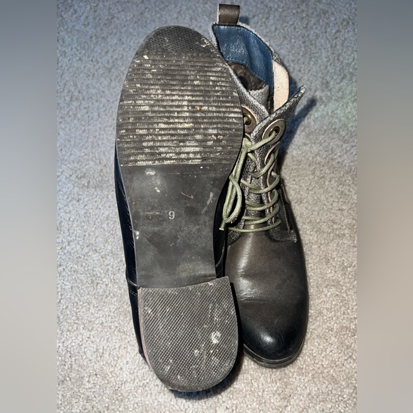 Ankle booties, adorable & comfy. Size 9, grayish/black color. - Picture 2 of 4